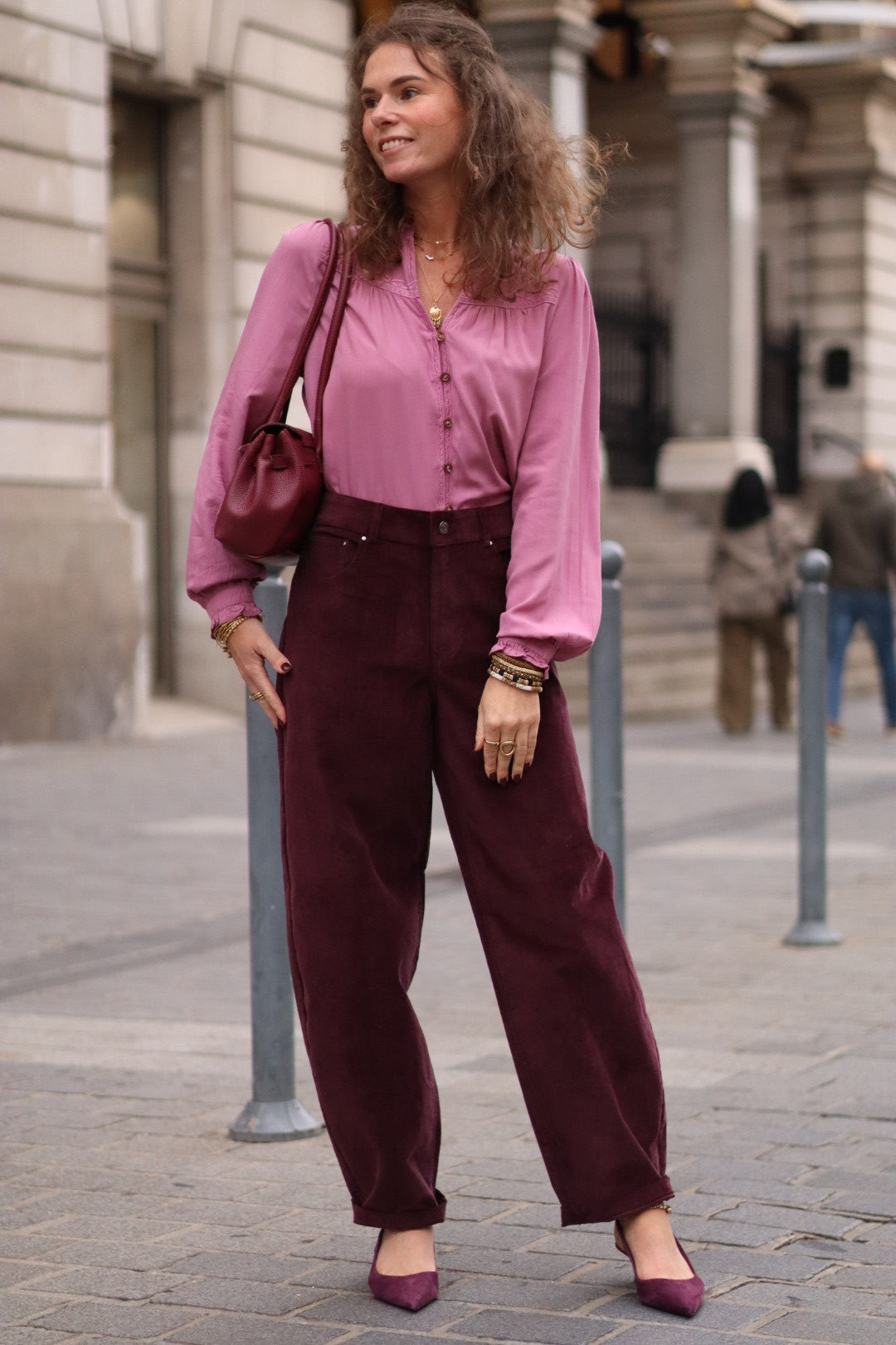 Pantalon GRAYSON ballon bordeaux en velours lisse