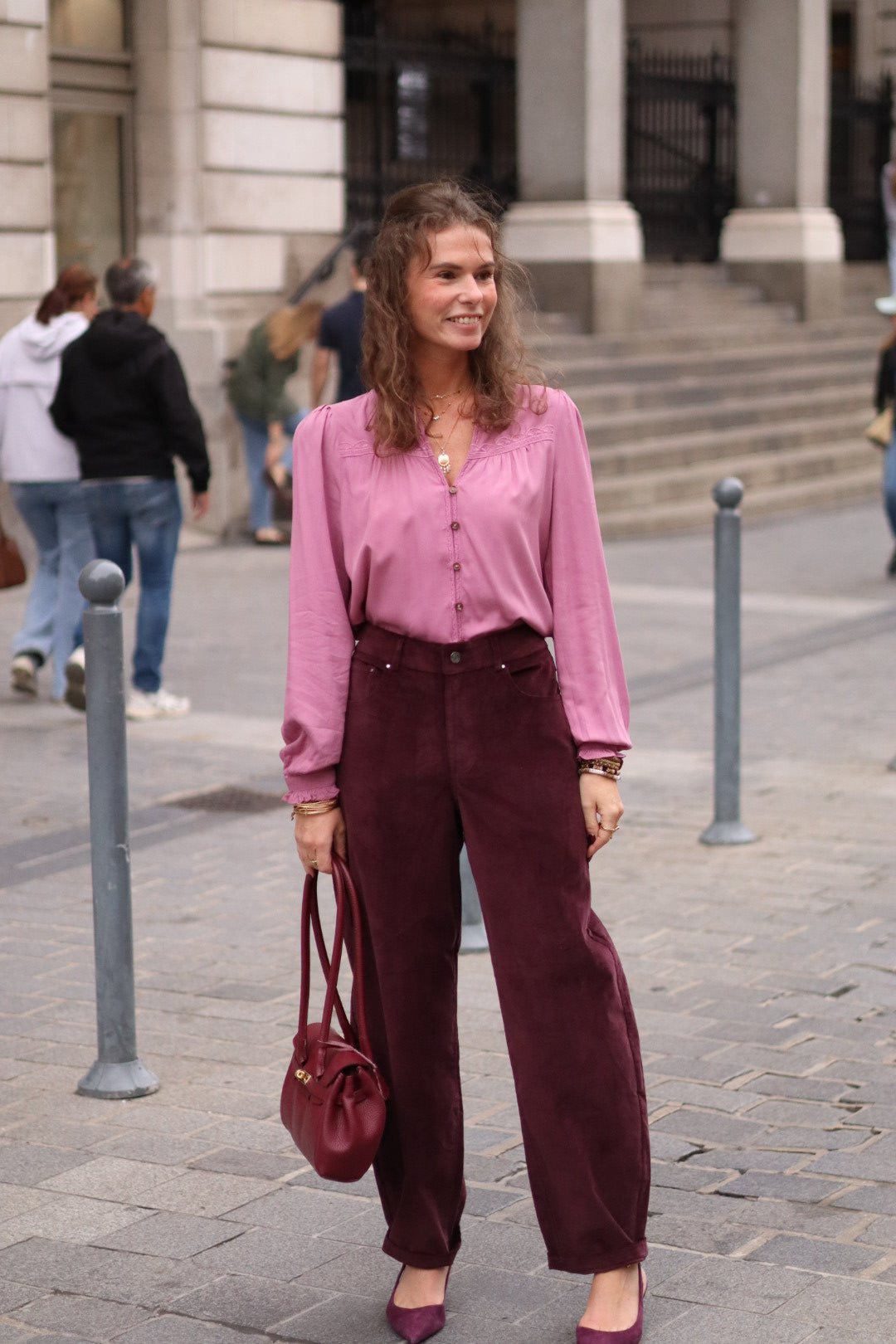 Pantalon GRAYSON ballon bordeaux en velours lisse