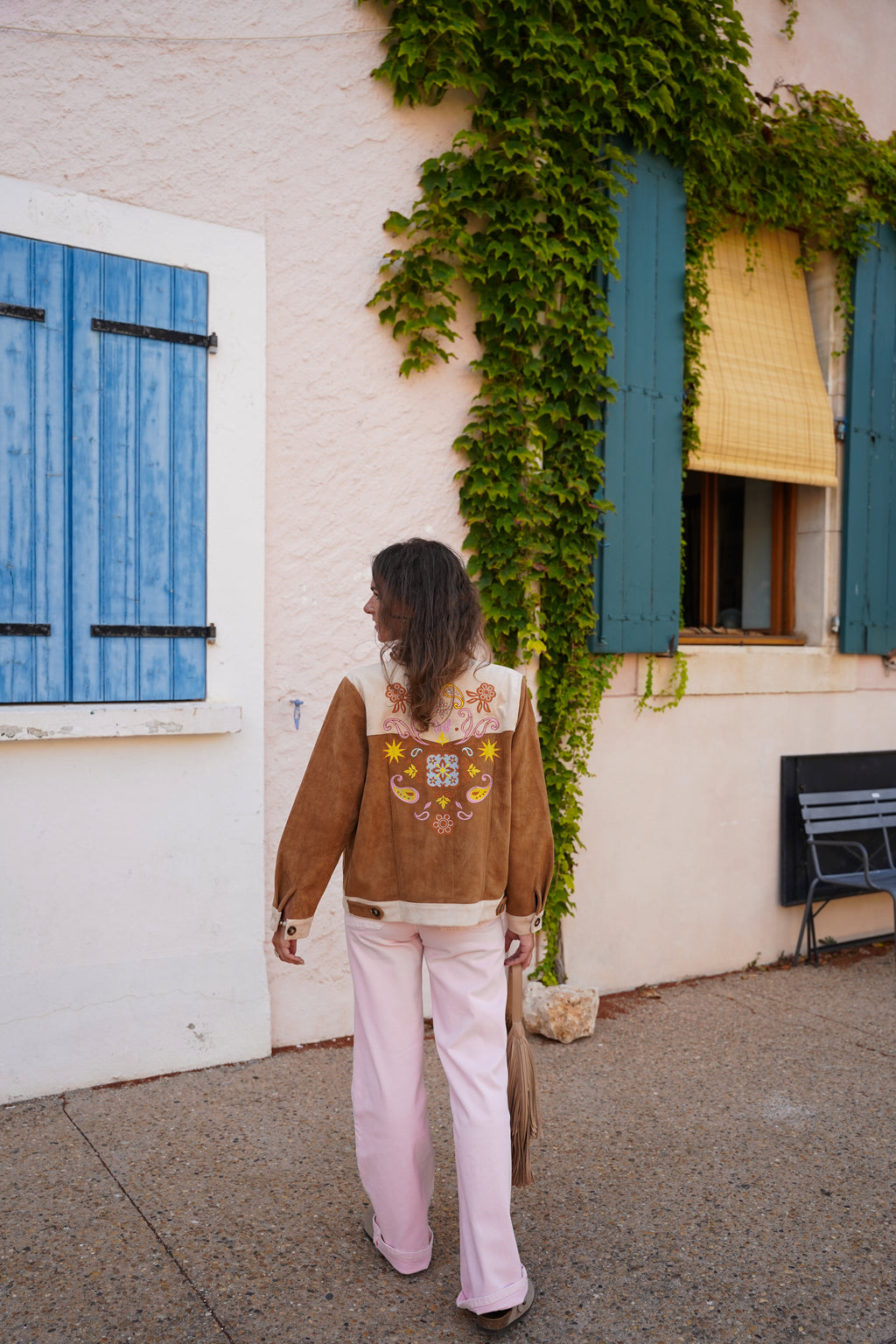 Veste VINAO en suédine brodée
