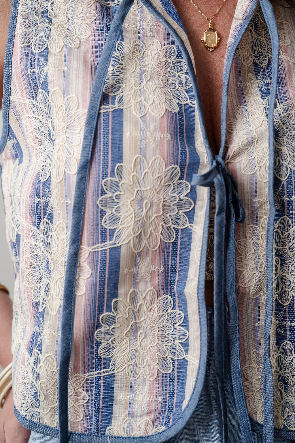 Gilet LYSARENE brodé